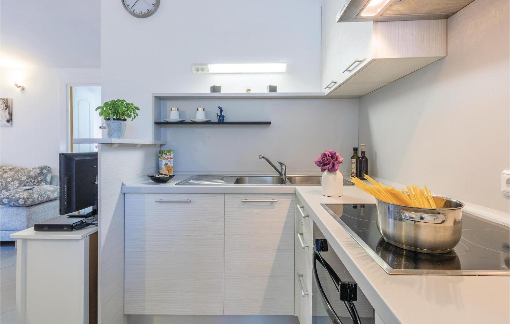 Amazing Apartment In Medulin With Wifi Exterior photo
